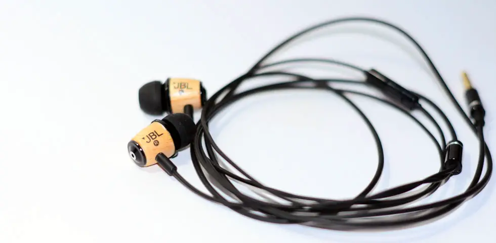 Review Earphone JBL M330 Wood, Katanya Sih Original