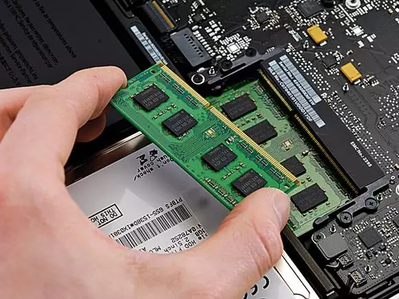 Cara Mengatasi Laptop Lemot Tanpa Beli Laptop Baru 3 UPgrade RAM