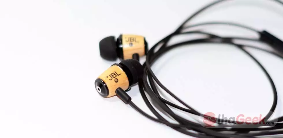 Review Earphone JBL M330 Wood, Katanya Sih Original 3 JBL M330 Wood - Pict