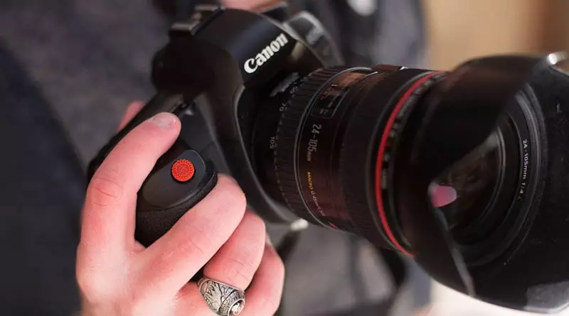 Kesalahan Besar Saat Menekan Tombol Shutter Kamera DSLR 1 Shutter Button
