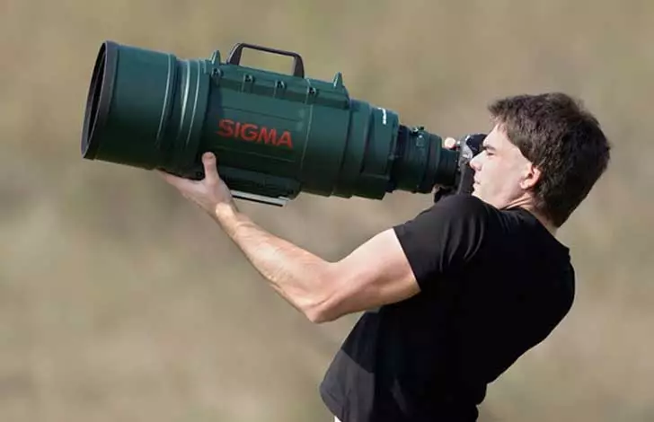 Kesalahan Besar Saat Menekan Tombol Shutter Kamera DSLR 3 Zoom Lens