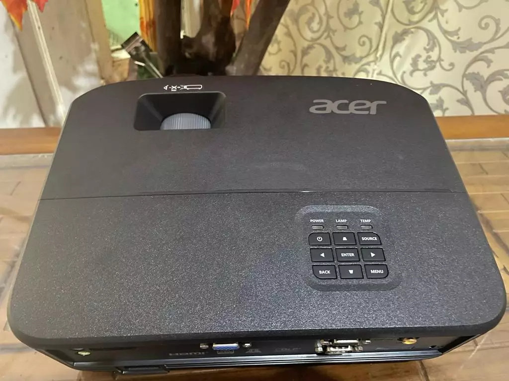 Review Acer Projector BS-320P, Ideal Untuk Semua Kebutuhan 5 Acer Projector BS-320P Top